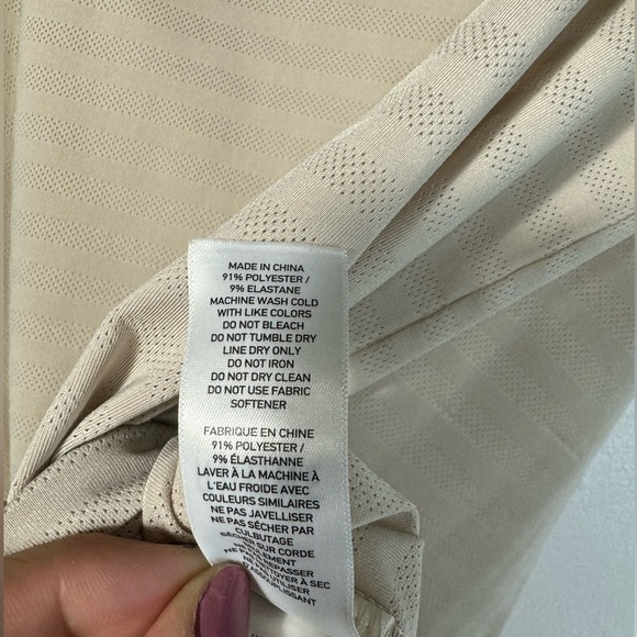 XXL Rhone Swift Tee 2.0
Featherweight layer for optimal training. - Picture 5 of 10